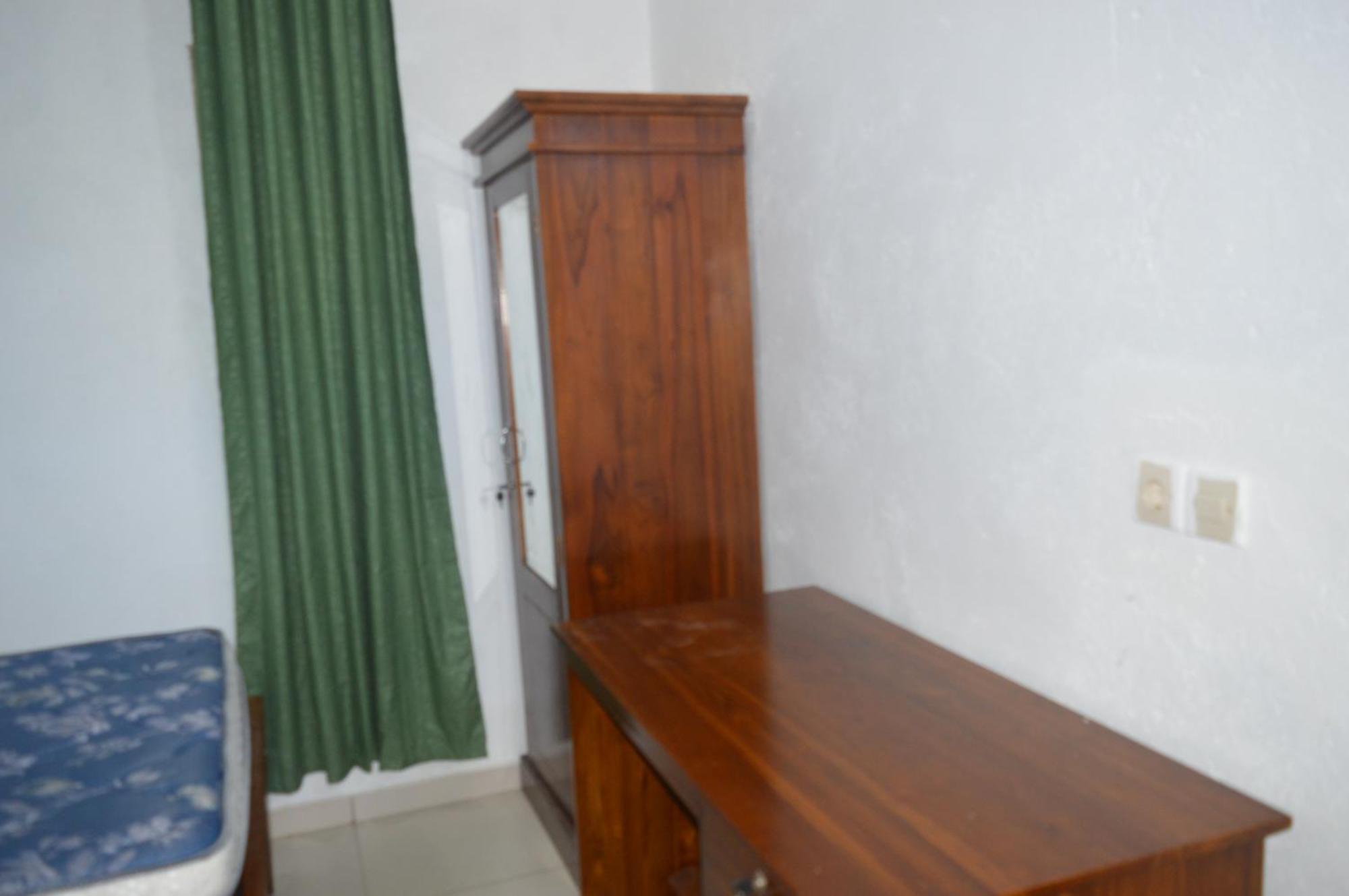 Labuan Bajo Mahoni Guesthouse Екстериор снимка